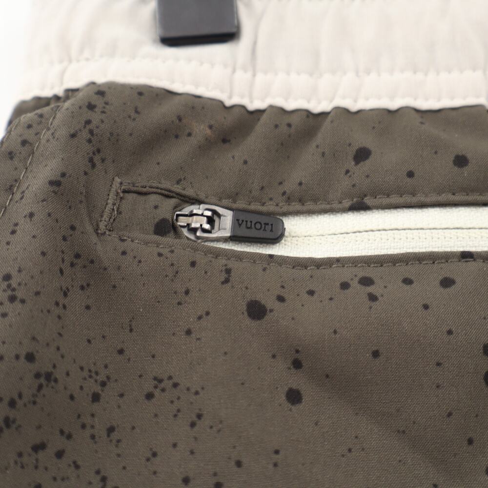 Vuori Women's Clementine Olive Green/Tan 2" Inseam Sz L - Picture 3 of 6
